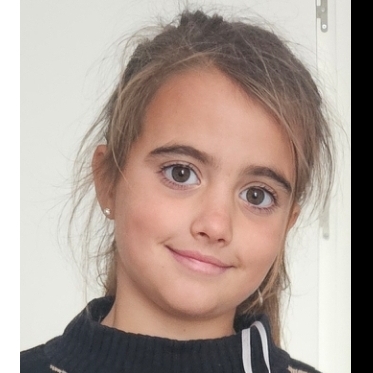 CHLOE AMELIE