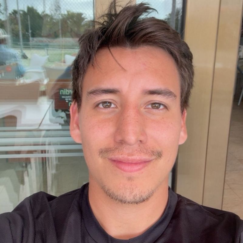 NICOLAS MAURICIO