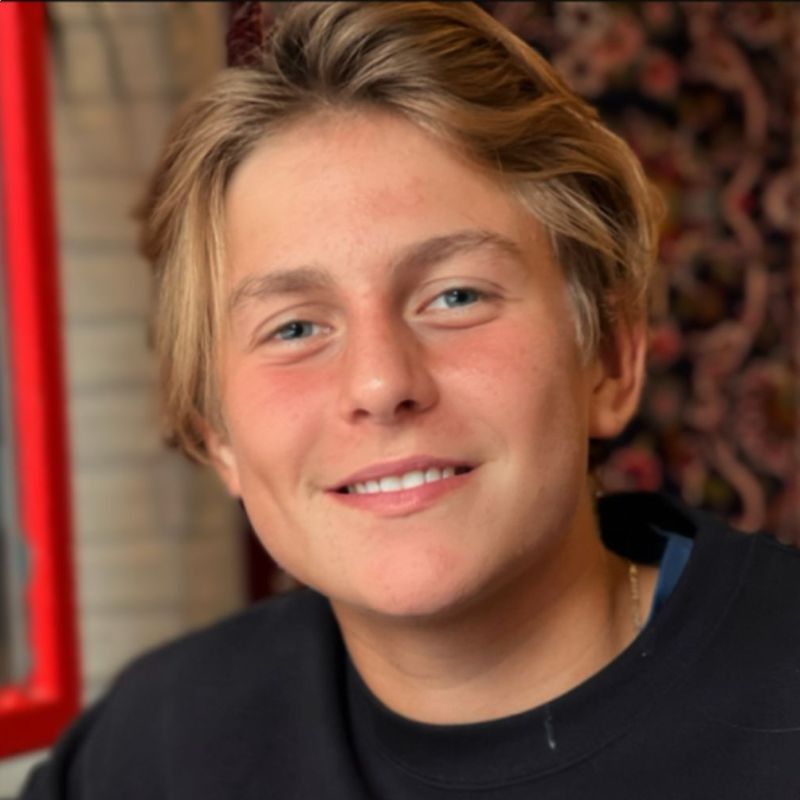 BRYAN PIOTR